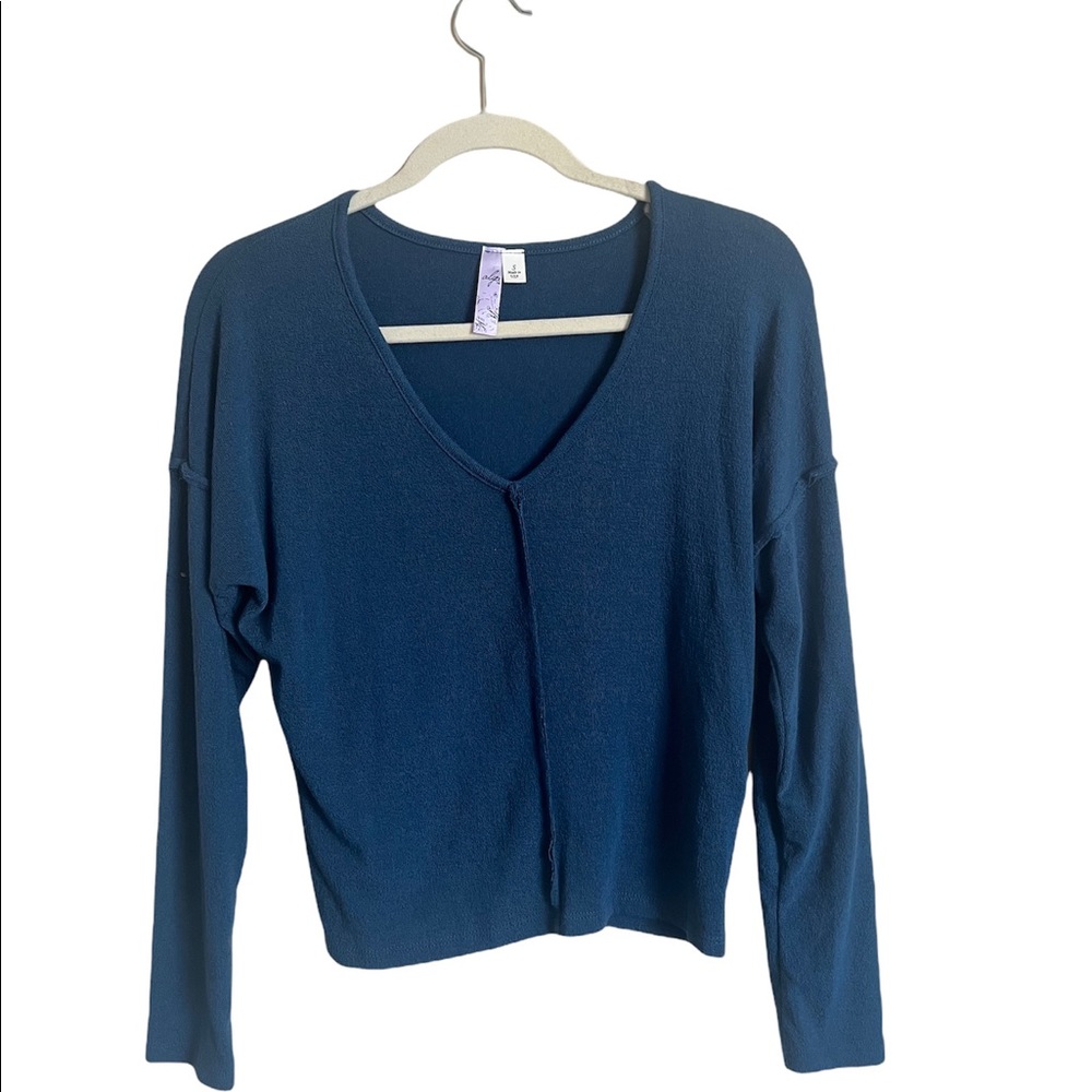 Alya V-neck Woman’s Shirt Size Small